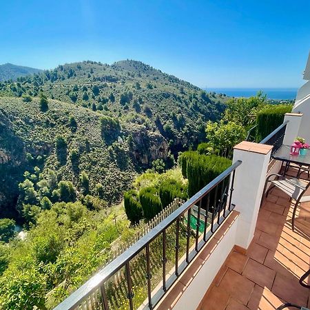 Apartamentos Axarquia , Frigiliana, Terraza Privada Con Vistas A La Montana Rio Y Al Mar Exterior photo