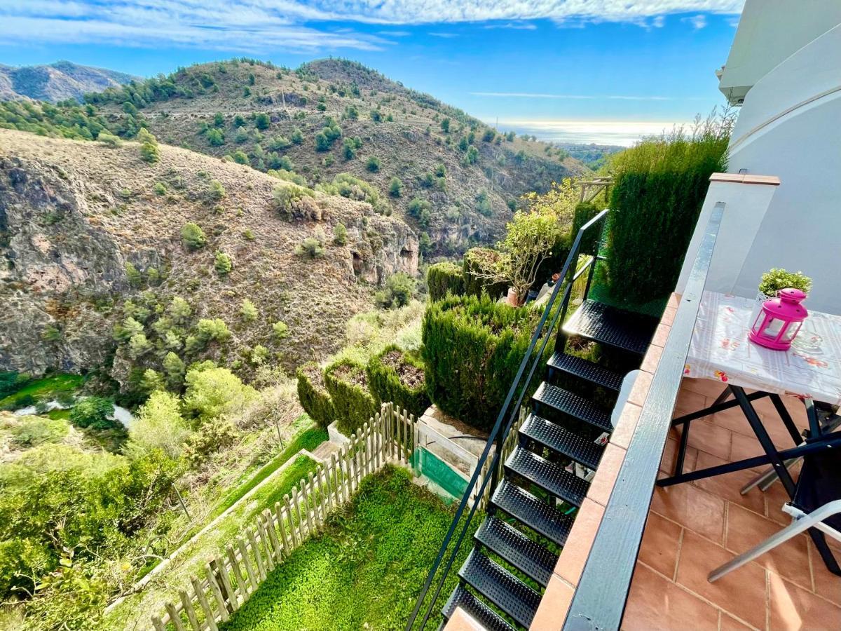 Apartamentos Axarquia , Frigiliana, Terraza Privada Con Vistas A La Montana Rio Y Al Mar Exterior photo