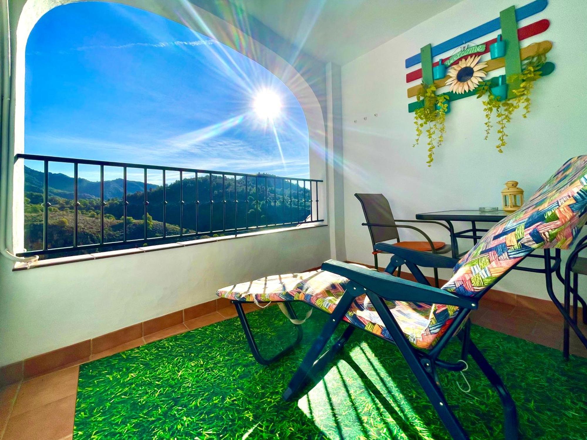 Apartamentos Axarquia , Frigiliana, Terraza Privada Con Vistas A La Montana Rio Y Al Mar Exterior photo