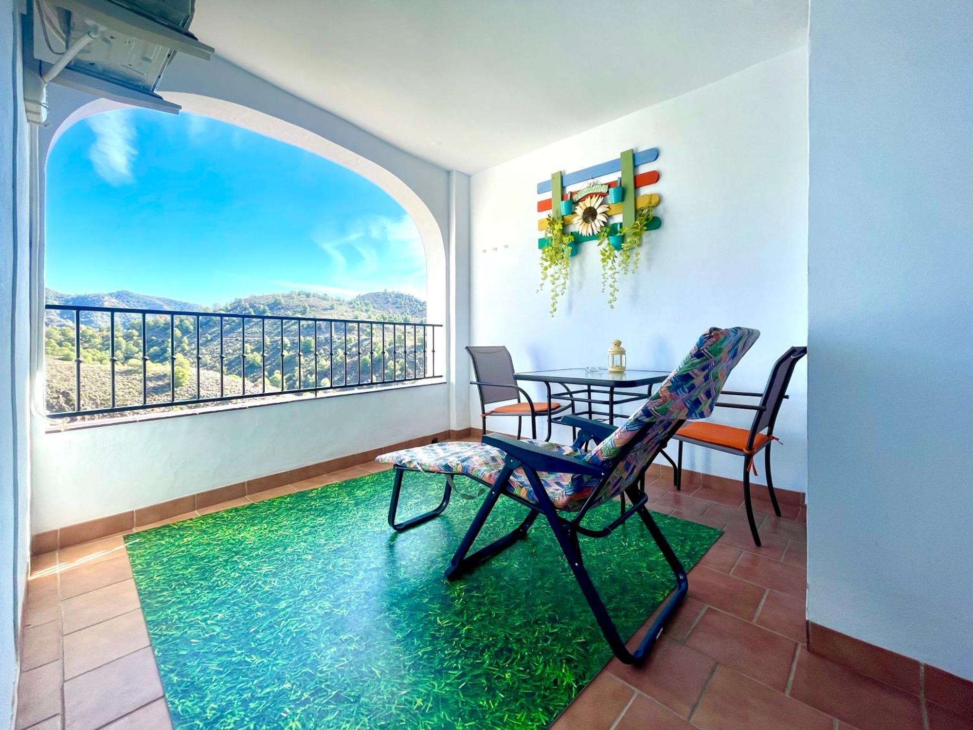 Apartamentos Axarquia , Frigiliana, Terraza Privada Con Vistas A La Montana Rio Y Al Mar Exterior photo