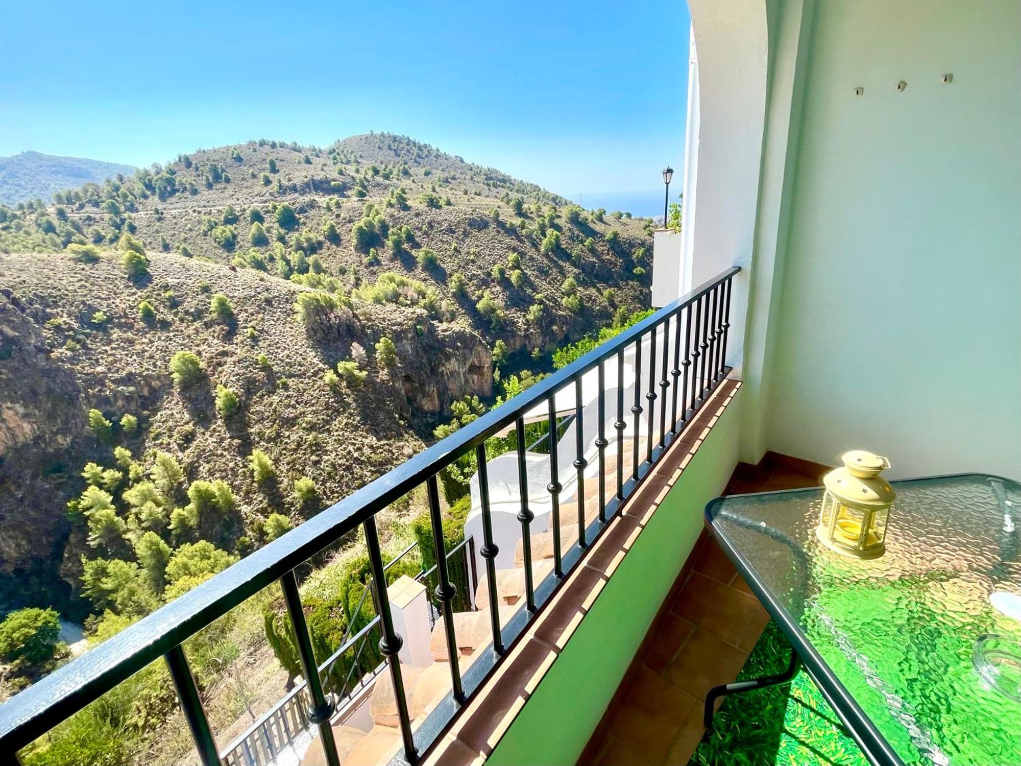 Apartamentos Axarquia , Frigiliana, Terraza Privada Con Vistas A La Montana Rio Y Al Mar Exterior photo