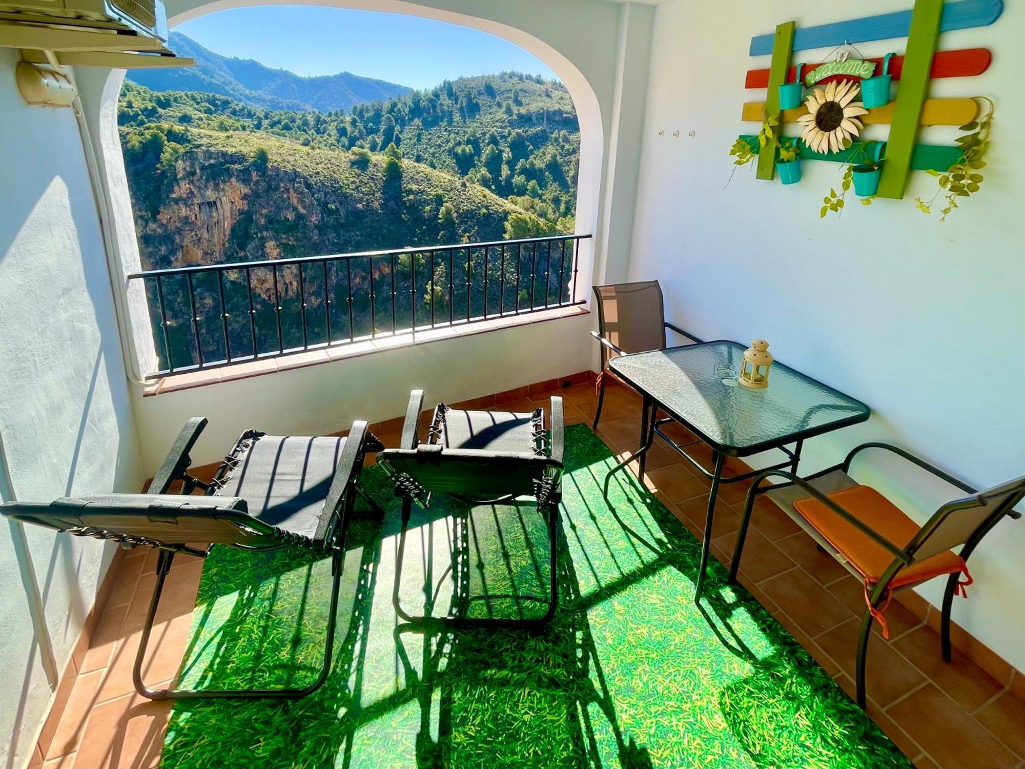 Apartamentos Axarquia , Frigiliana, Terraza Privada Con Vistas A La Montana Rio Y Al Mar Exterior photo