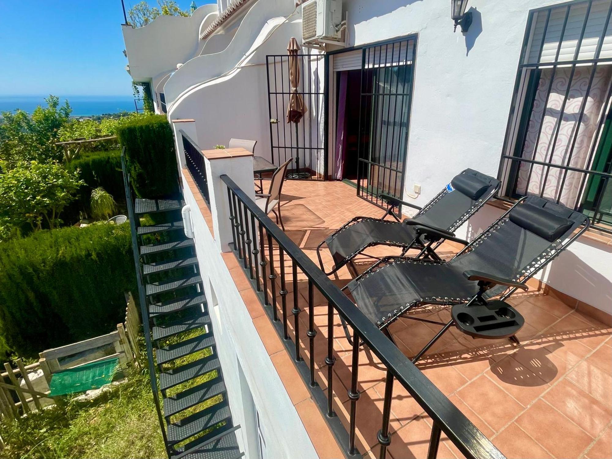 Apartamentos Axarquia , Frigiliana, Terraza Privada Con Vistas A La Montana Rio Y Al Mar Exterior photo