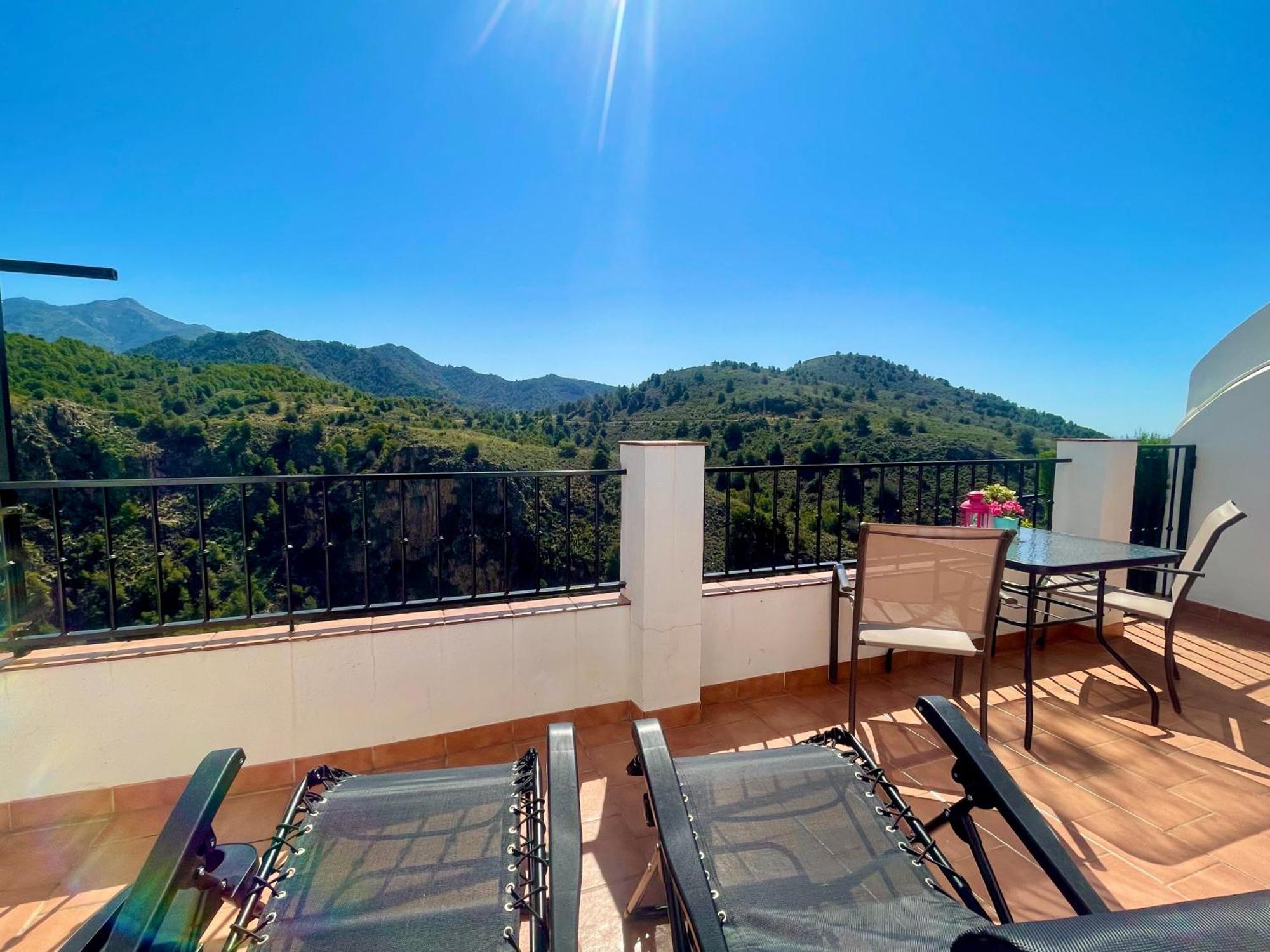 Apartamentos Axarquia , Frigiliana, Terraza Privada Con Vistas A La Montana Rio Y Al Mar Exterior photo