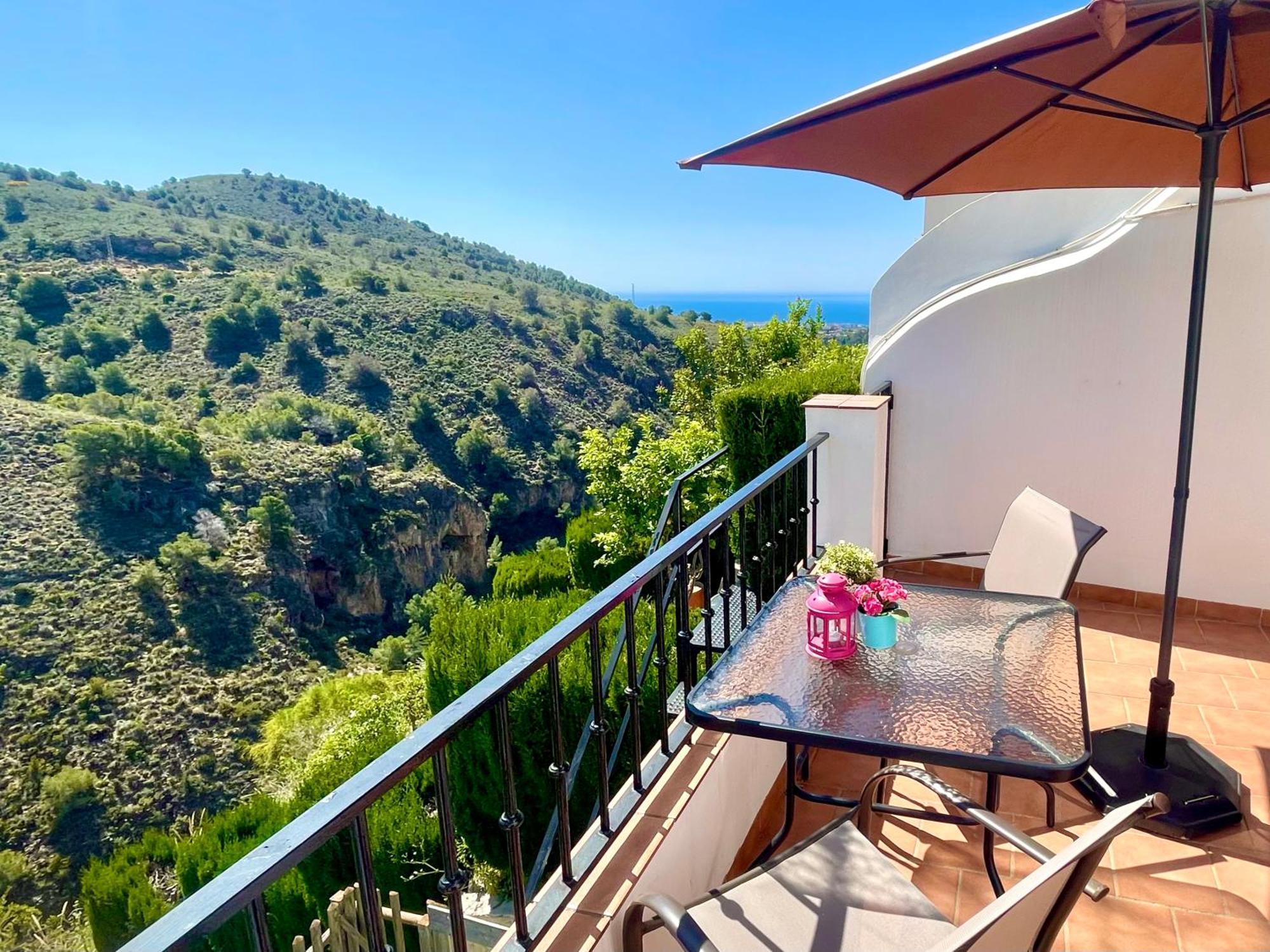 Apartamentos Axarquia , Frigiliana, Terraza Privada Con Vistas A La Montana Rio Y Al Mar Exterior photo